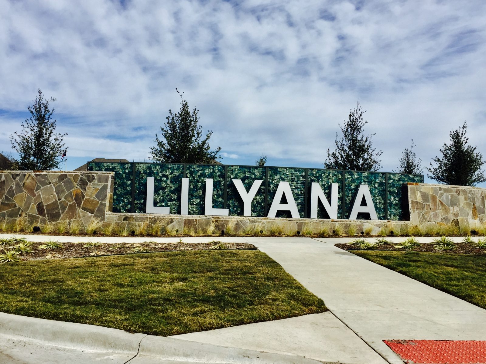 Lilyana_entrance