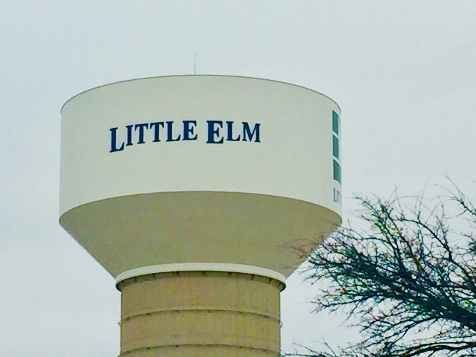 Little_Elm_water_tower