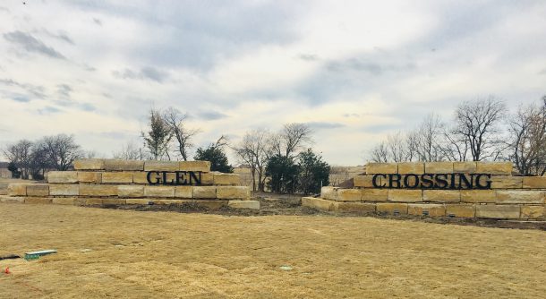 Glen-Crossing-entrance-sign