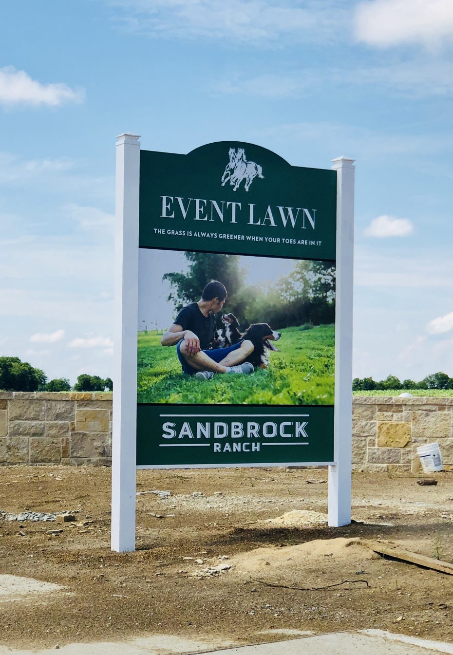 Sandbrock_Ranch_Aubrey_event_lawn_sign