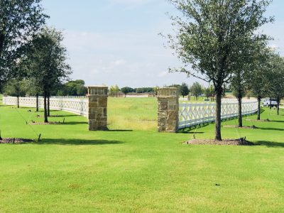 Sandbrock_Ranch_Aubrey_white_fence