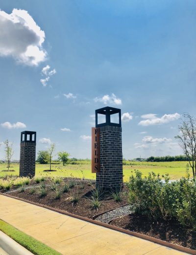Sutton_Fields_Celina_sign
