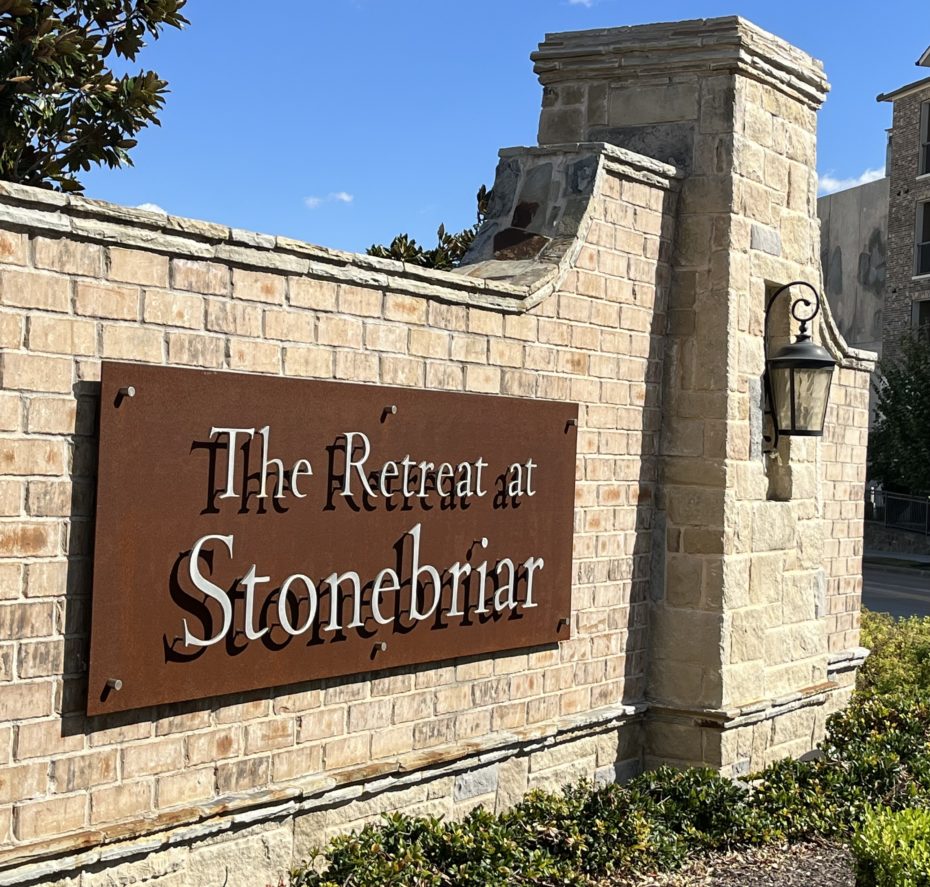 The-Retreat-at-Stonebriar-entrance-sign-1